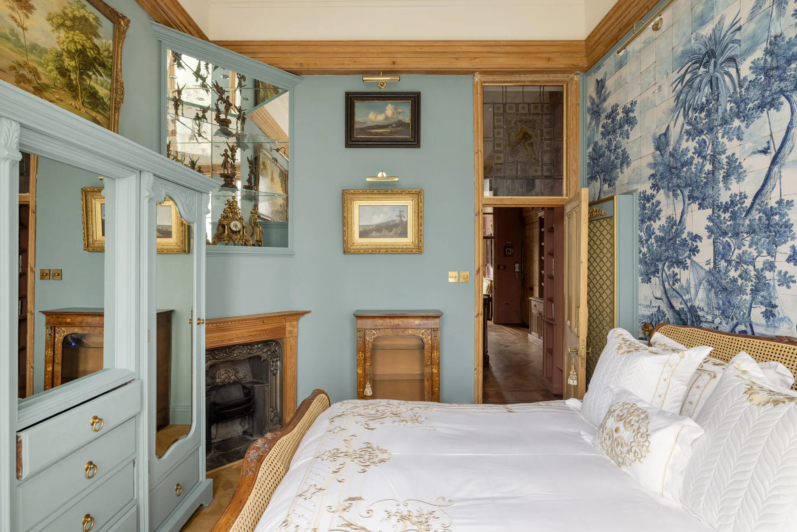 Notting-Hill-Apartment-For-Rent-Pembridge-Square-17_Lo