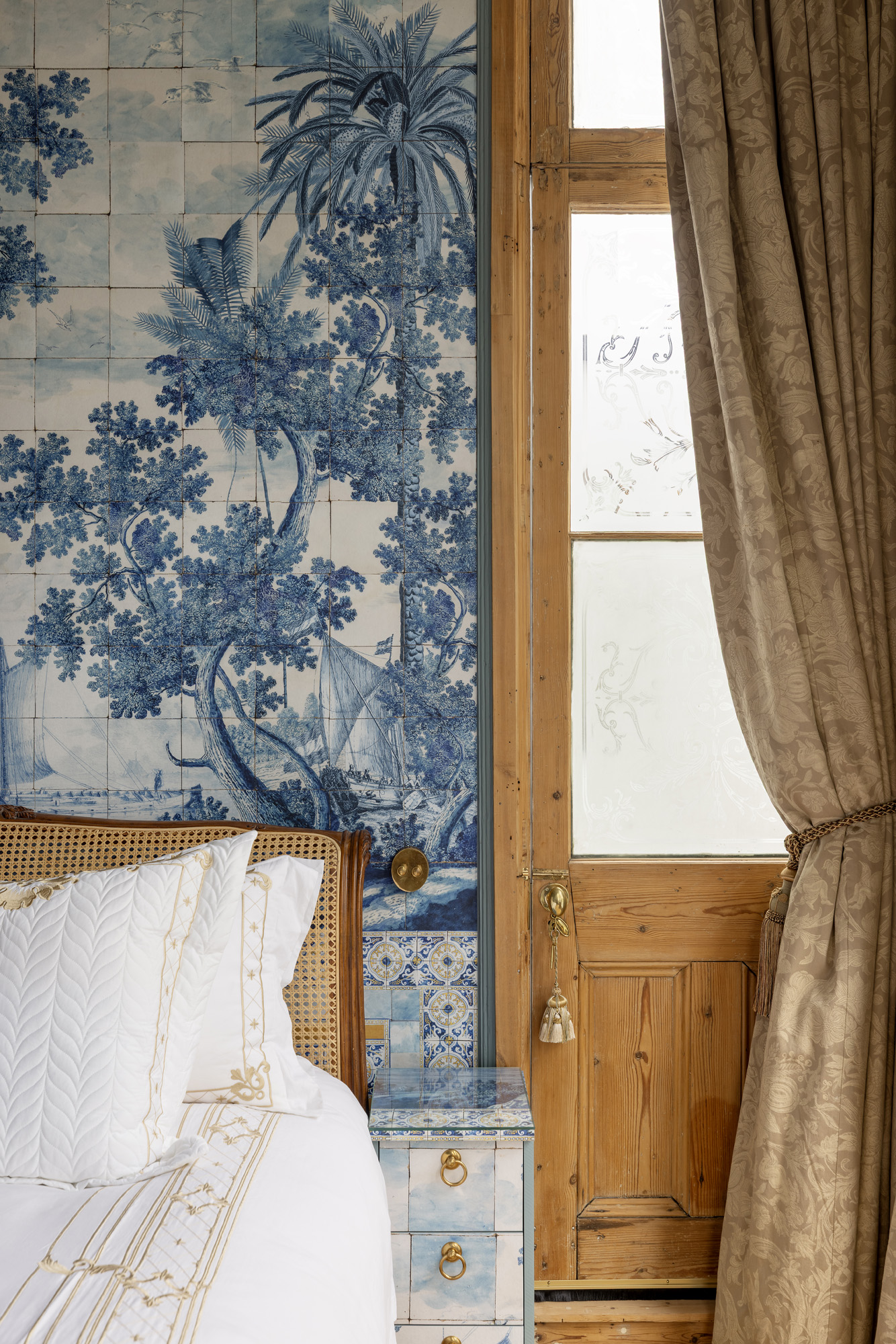 Notting-Hill-Apartment-For-Rent-Pembridge-Square-18_Lo