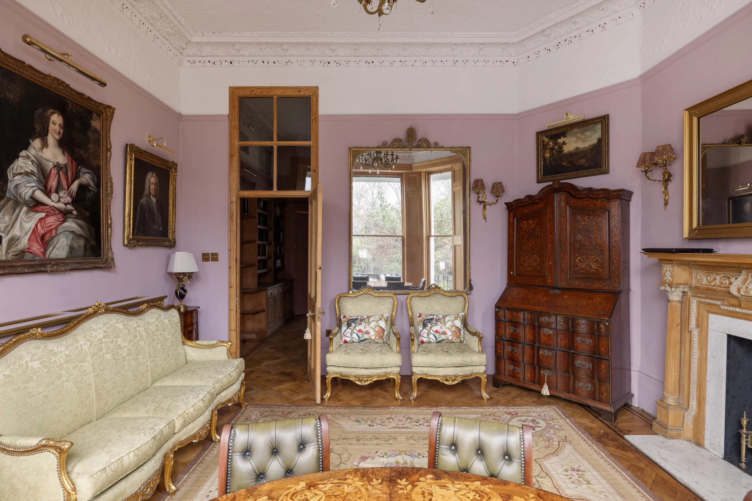 Notting-Hill-Apartment-For-Rent-Pembridge-Square-2_Lo