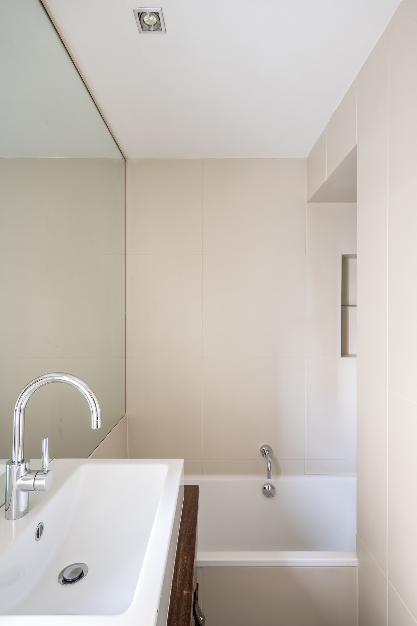 Notting-Hill-Apartment-For-Rent-Pembridge-Villas-9_Lo
