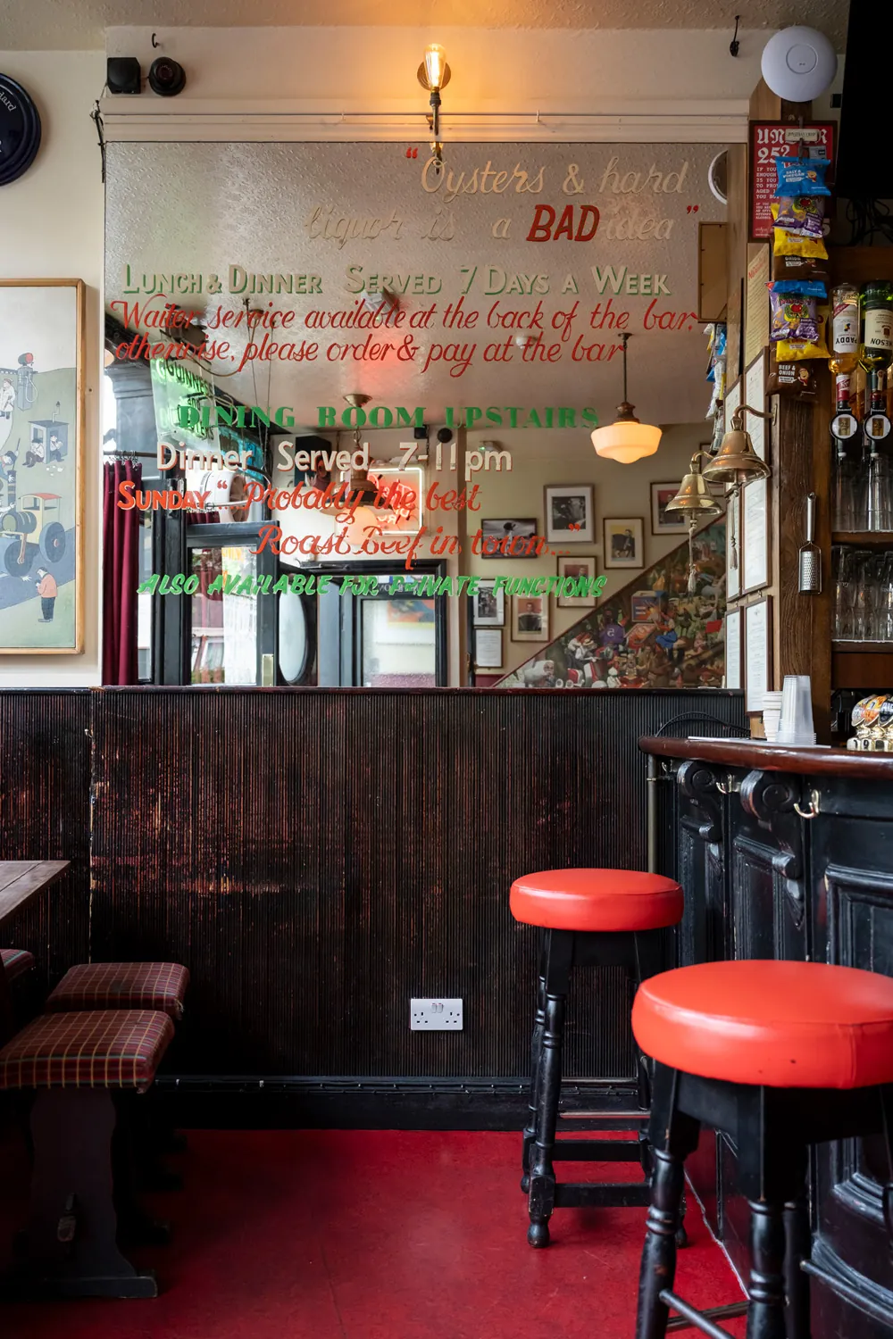 Notting-Hill-Area-Guide-Best-Cafes-Bars-Pubs-Restaurants-the-Cow-5