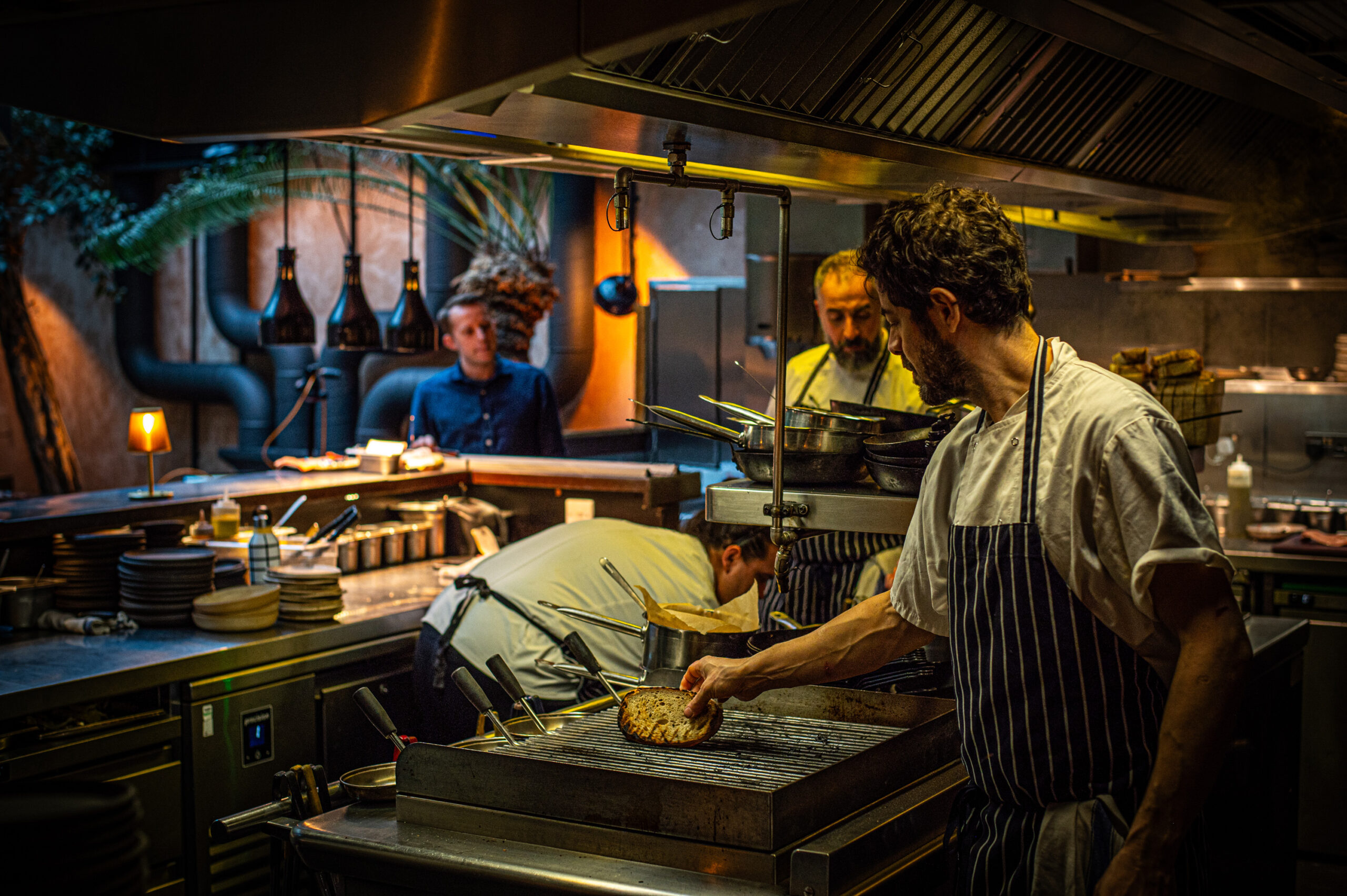 Notting-Hill-Area-Guide-Best-Restaurants-Gold (1)