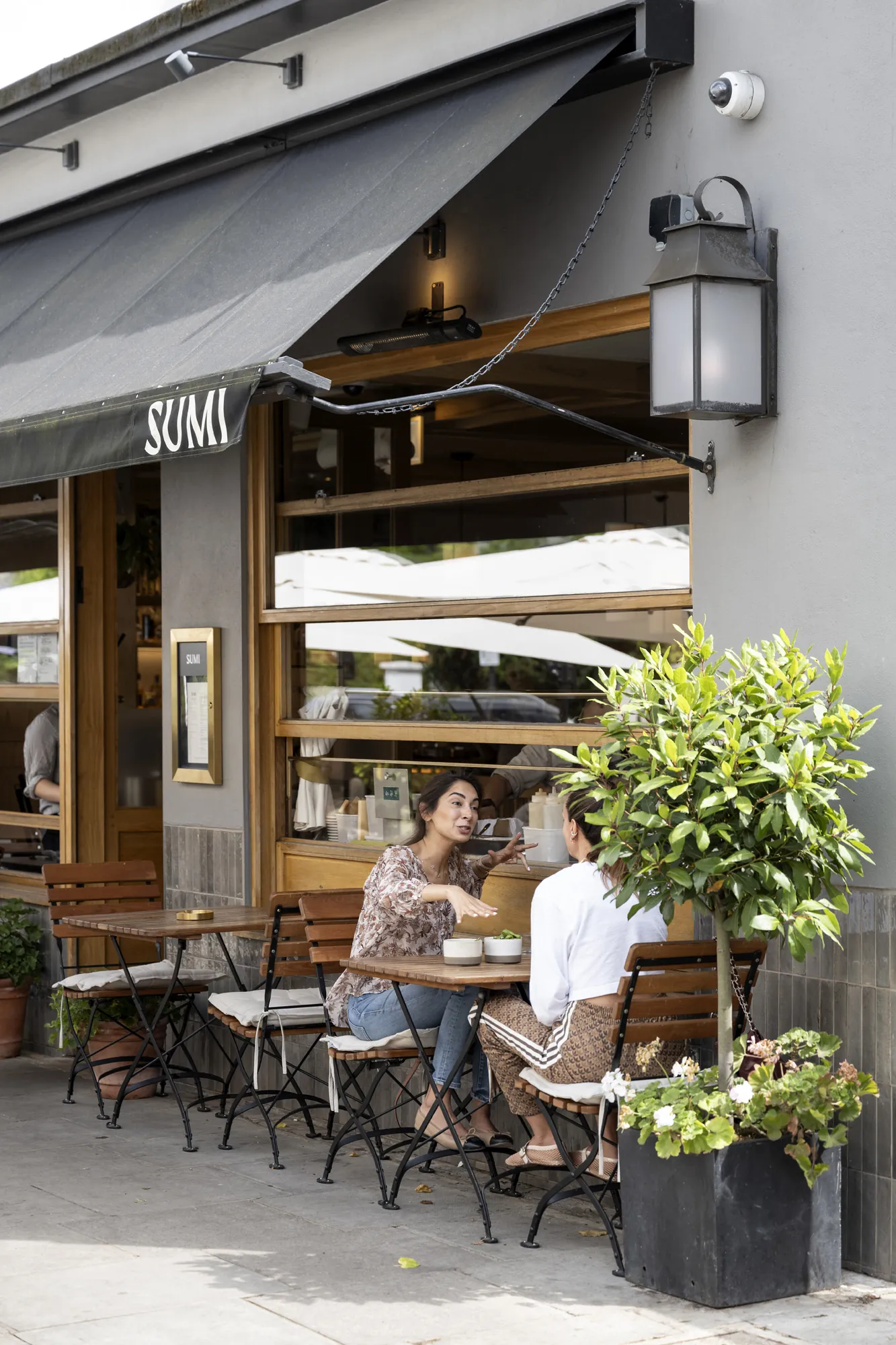 Notting-Hill-Area-Guide-Best-Restaurants-Sumi (1)