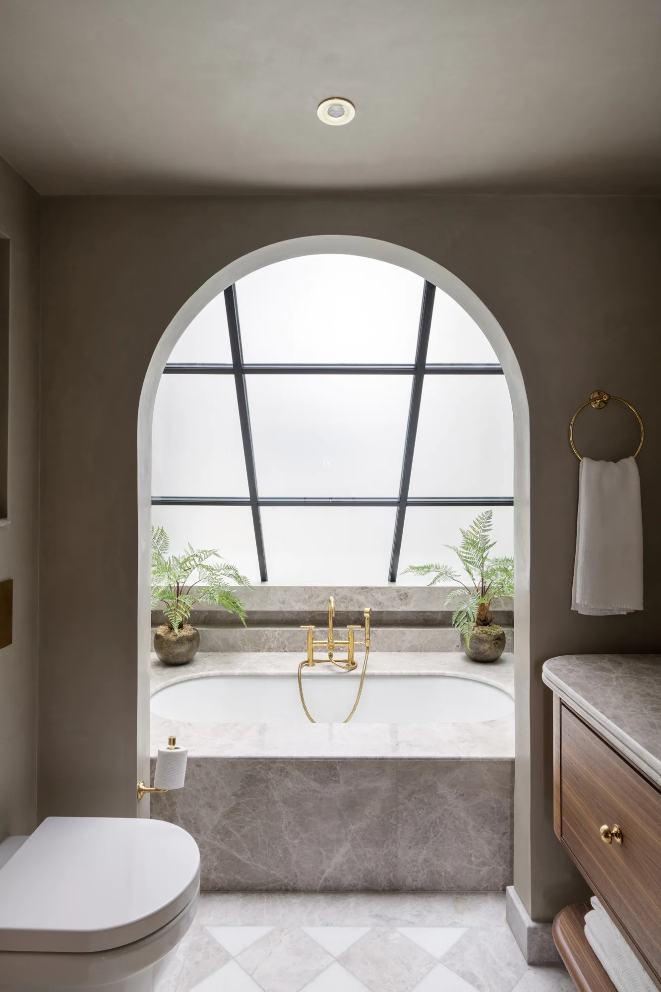 Queens-Gate-Apartment-For-Rent-Cornwall-Gardens-29_Lo