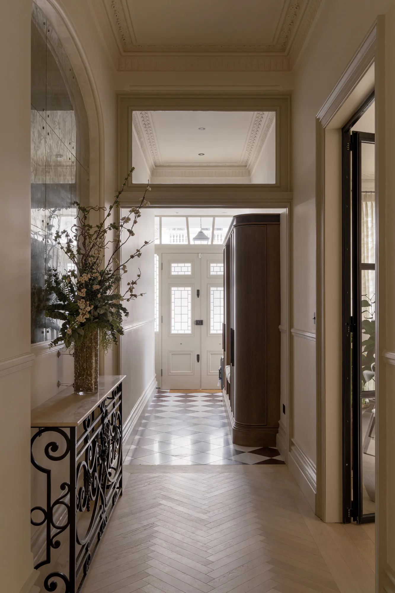 Queens-Gate-Apartment-For-Rent-Cornwall-Gardens-32_Lo