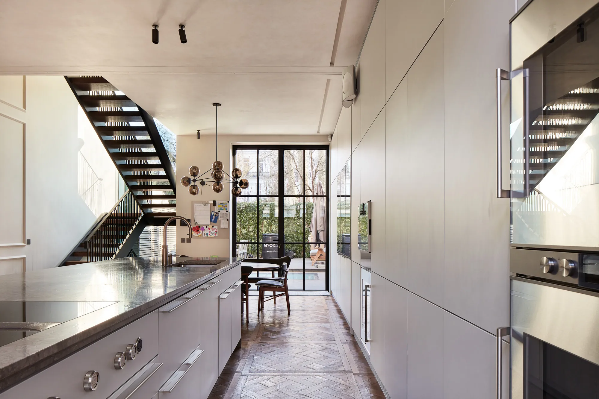 Short-Term-Rental-Notting-Hill-Arundel-Gardens-Interior-Desi (4)