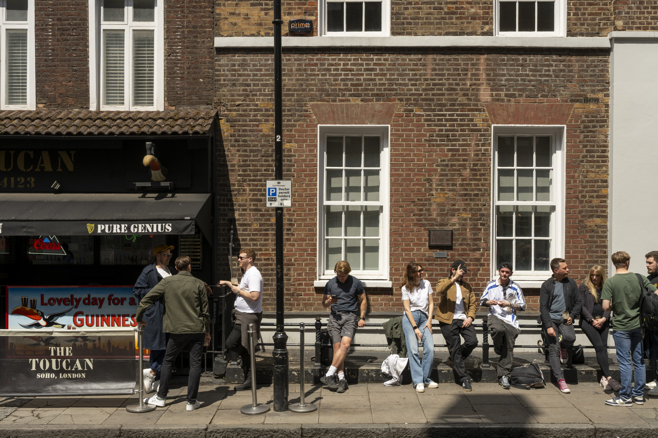Soho-Fitzrovia-Area-Guide-Pubs-The-Toucan (10)