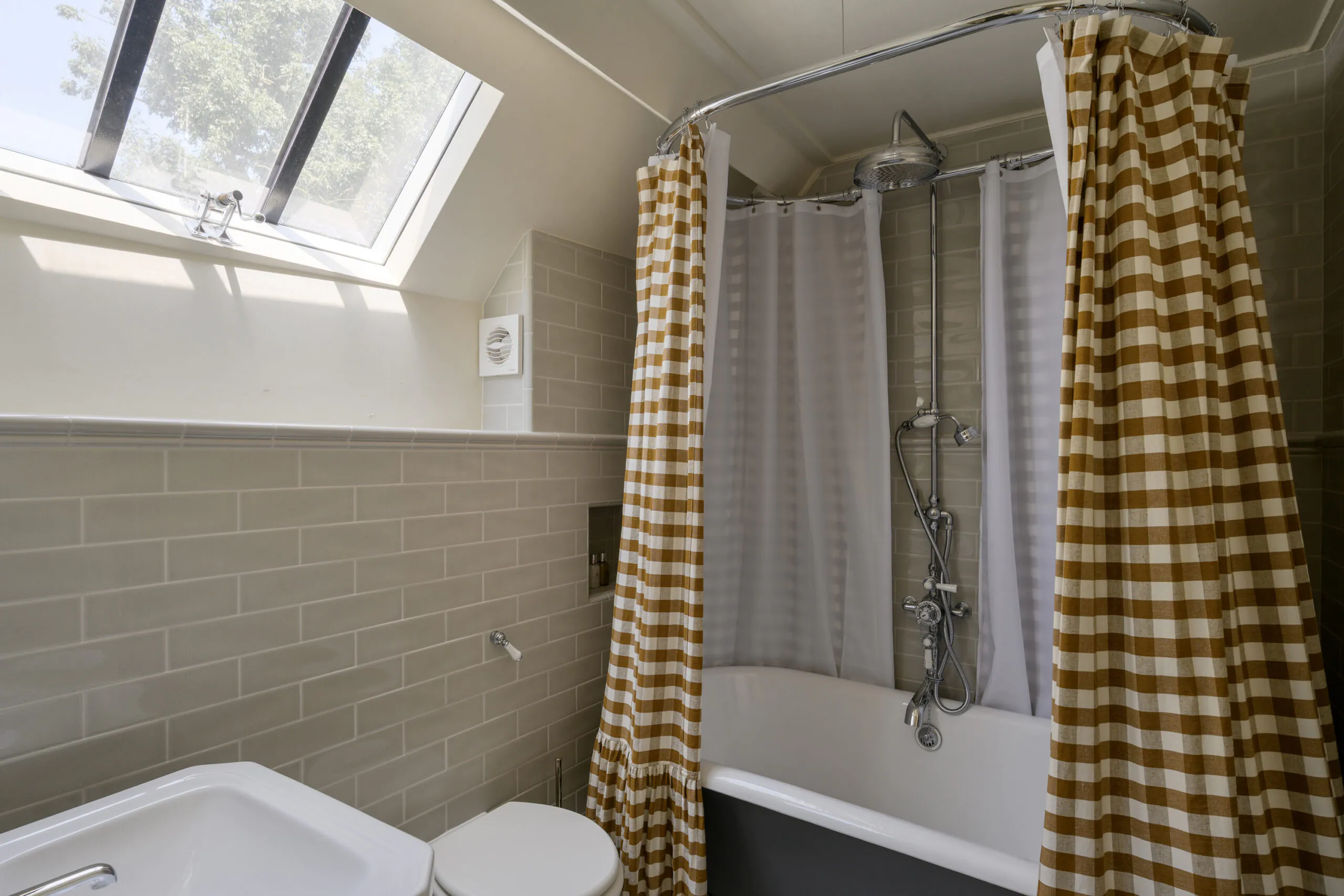 Somerset-House-For-Rent-Winterbourne-105_Lo