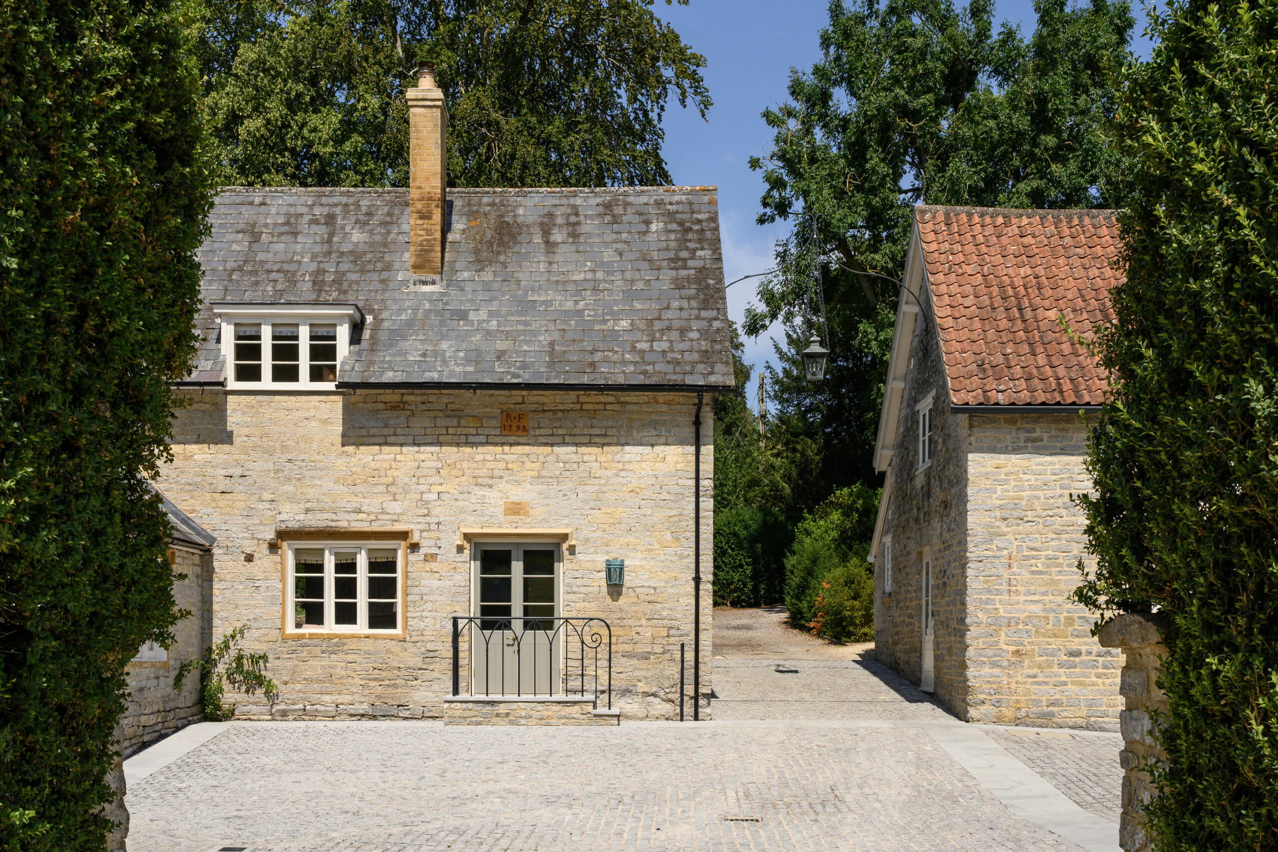 Somerset-House-For-Rent-Winterbourne-65_Lo