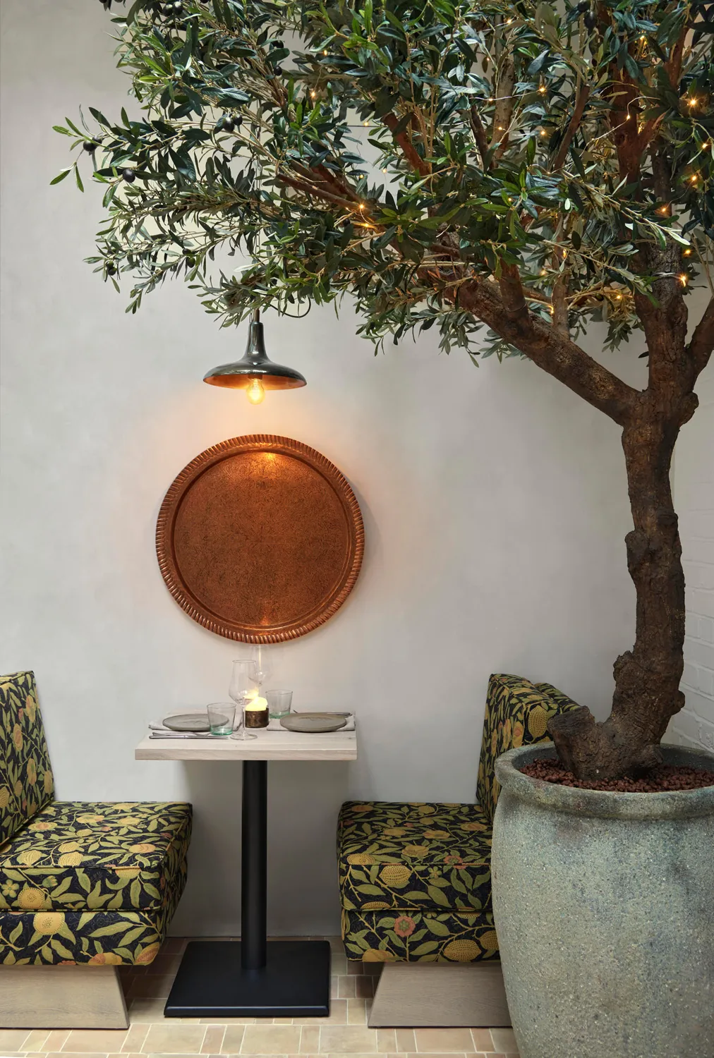 The best restaurants to visit in Notting Hill – Akub (4)