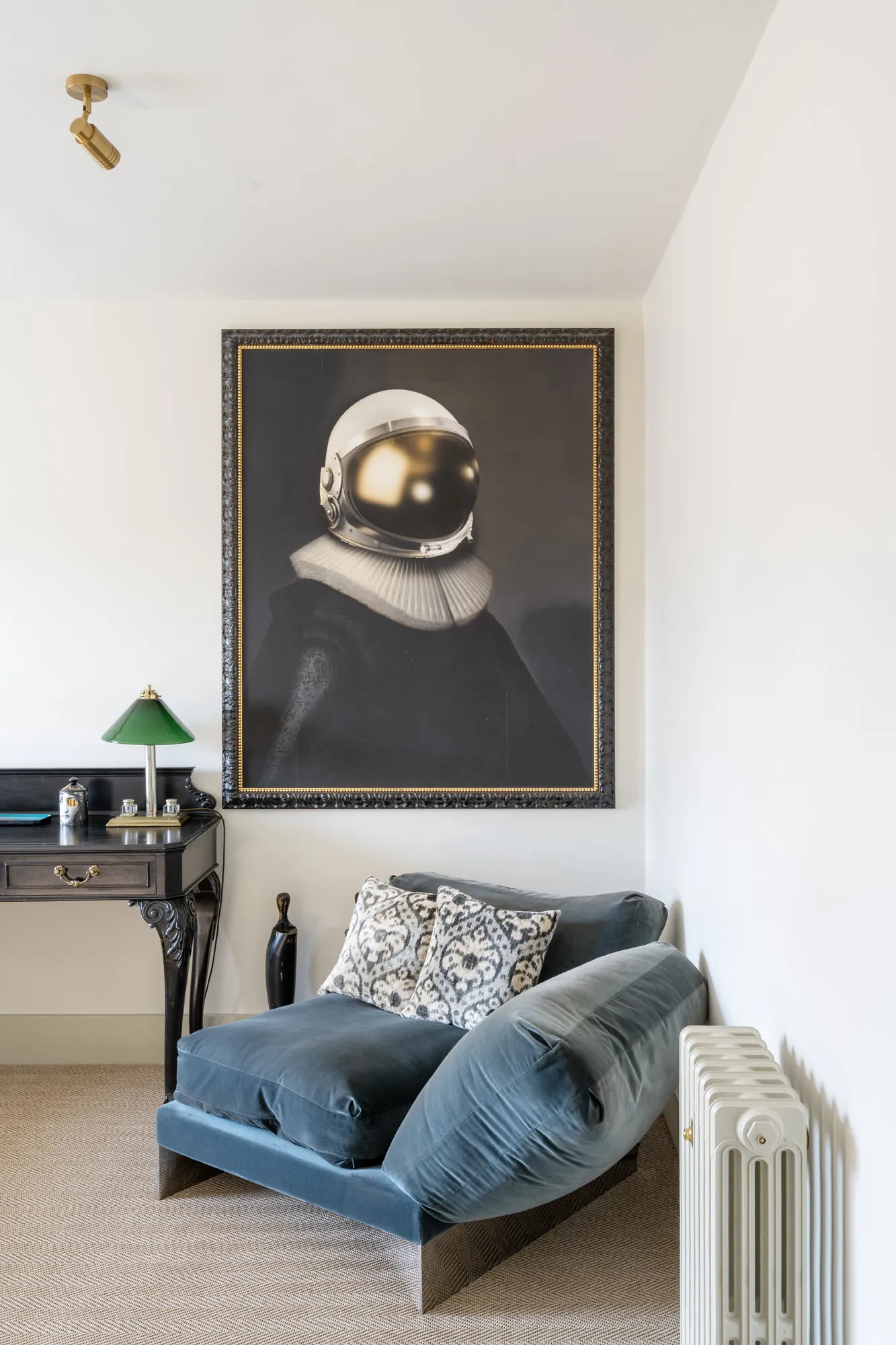 Victoria-House-For-Rent-Eccleston-Square-12_Lo