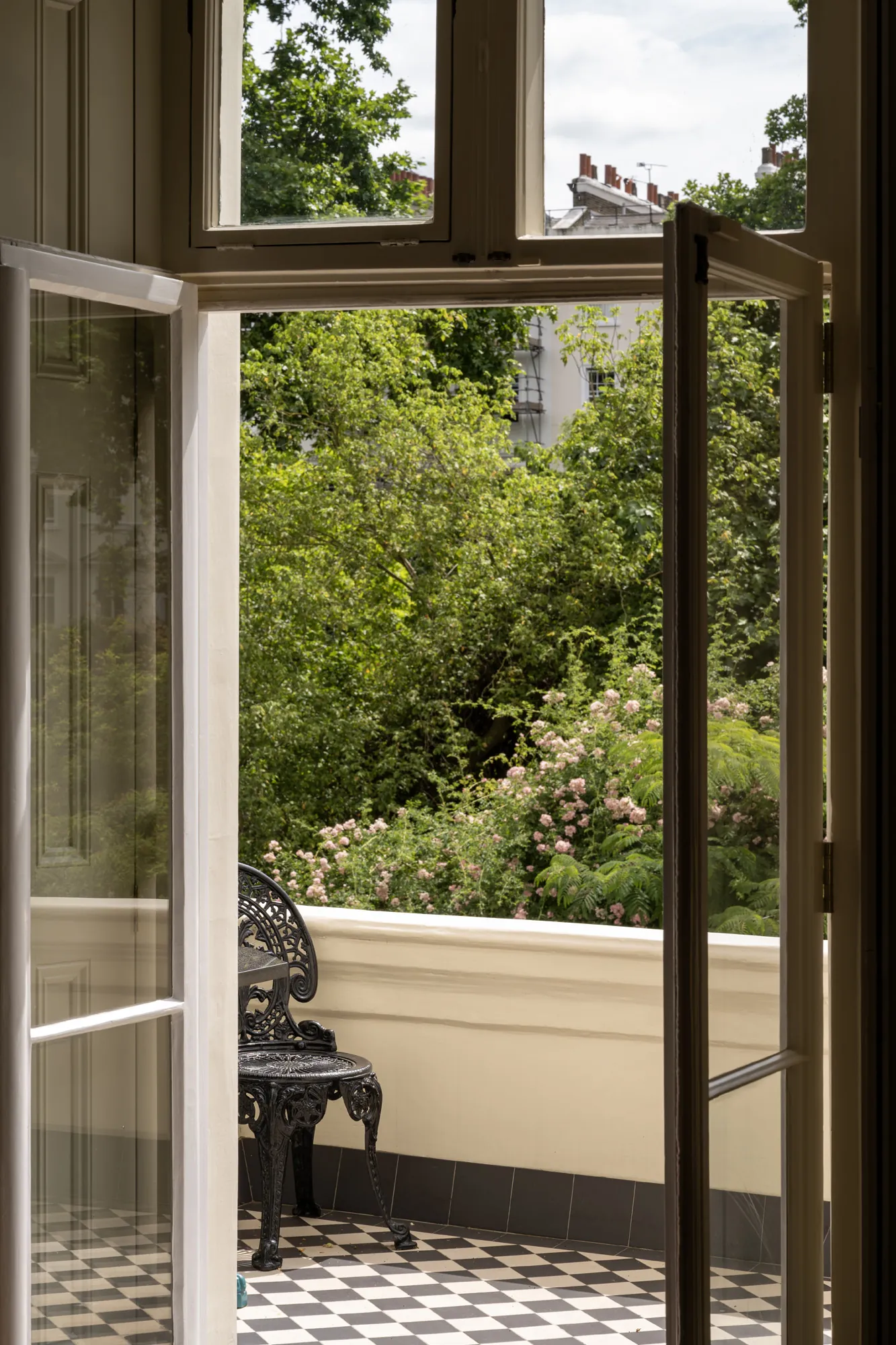 Victoria-House-For-Rent-Eccleston-Square-Reshoot-17_Lo