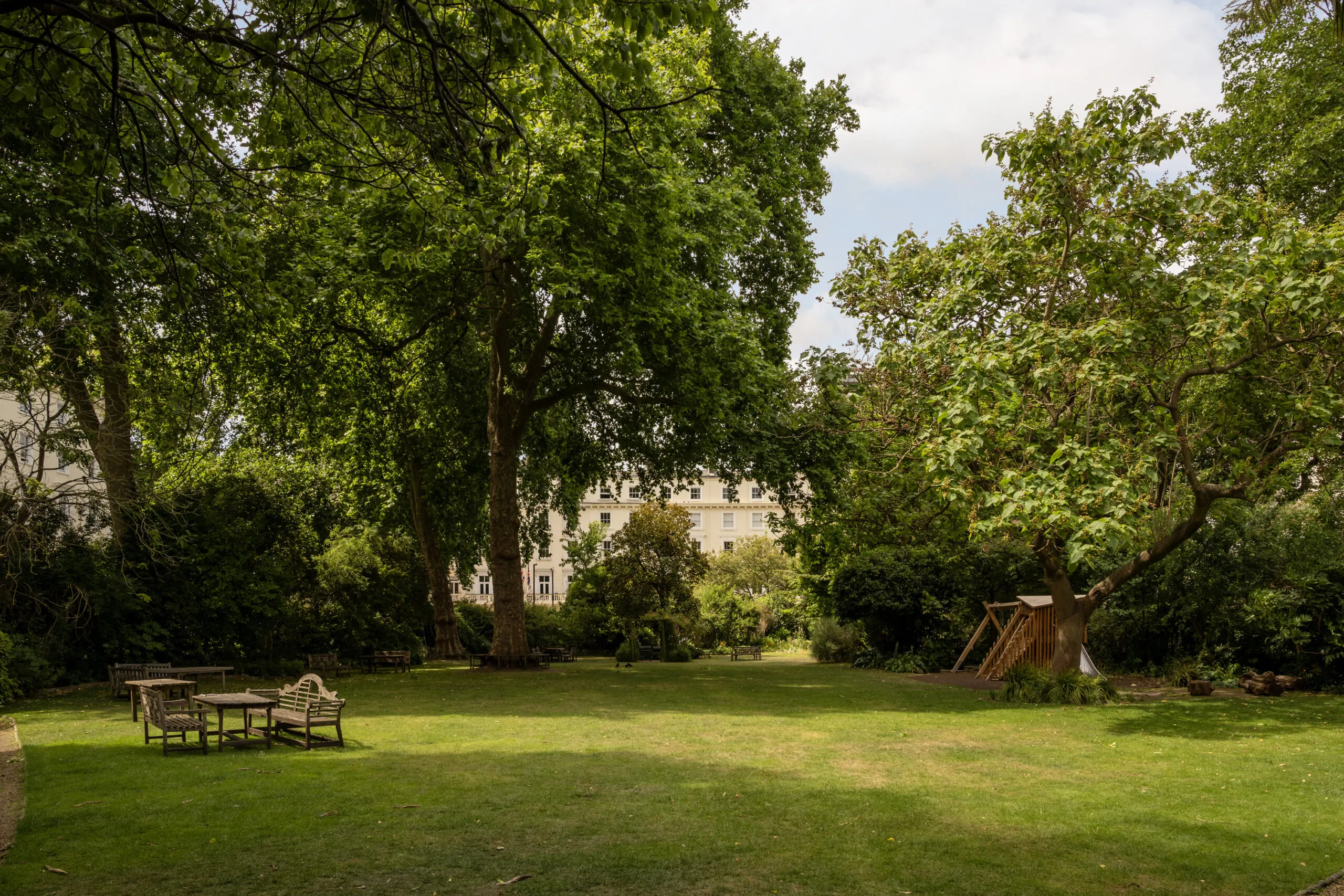 Victoria-House-For-Rent-Eccleston-Square-Reshoot-1_Lo